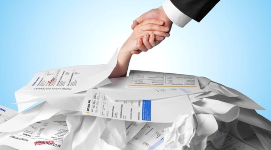 Dossier de Surendettement : Comment le Réussir Sans Encombre ?